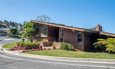 Beach Home For Sale in Palos Verdes Estates, California