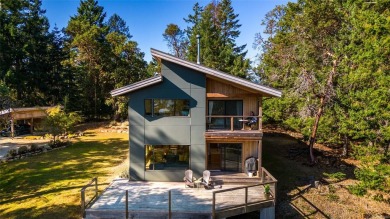 Beach Home For Sale in Salt Spring, 