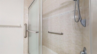 Beach Condo For Sale in Hollywood, Florida