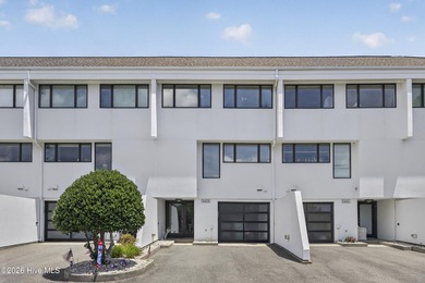 Beach Townhome/Townhouse For Sale in Wilmington, North Carolina