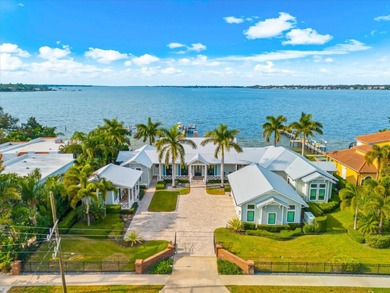 Beach Home For Sale in Bradenton, Florida