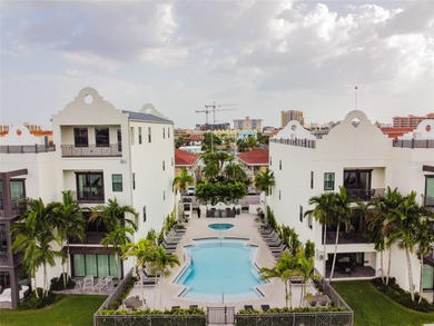 Beach Townhome/Townhouse Sale Pending in Clearwater Beach, Florida