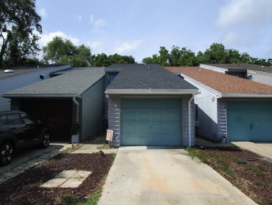 Beach Townhome/Townhouse For Sale in Shalimar, Florida