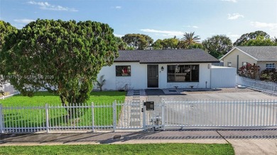 Beach Home For Sale in West Palm Beach, Florida