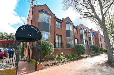 Beach Condo For Sale in Norfolk, Virginia