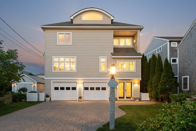 Beach Home Active Under Contract in Hampton, New Hampshire