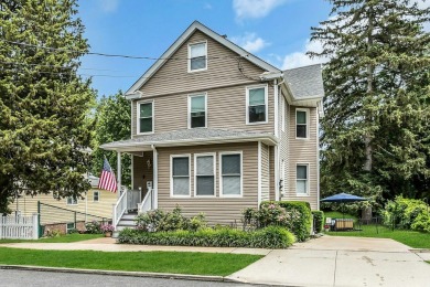 Beach Townhome/Townhouse Sale Pending in Oyster Bay, New York