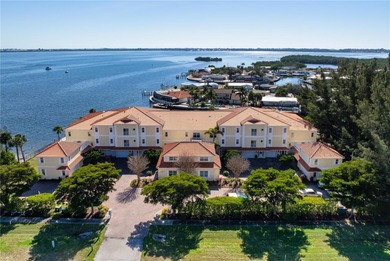 Beach Townhome/Townhouse For Sale in Bradenton, Florida