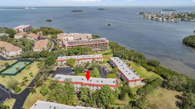 Beach Townhome/Townhouse For Sale in Dunedin, Florida