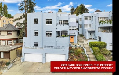 Beach Townhome/Townhouse For Sale in Oakland, California