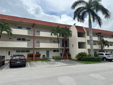 Beach Condo For Sale in Pembroke Pines, Florida