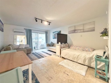 Beach Condo For Sale in Miami Beach, Florida