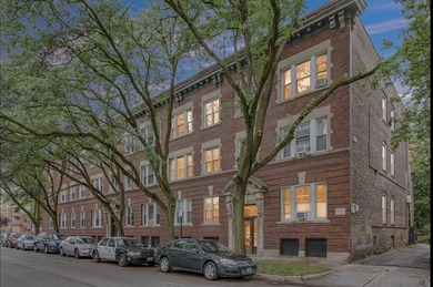 Beach Condo For Sale in Chicago, Illinois