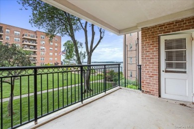 Beach Home Sale Pending in Whitestone, New York