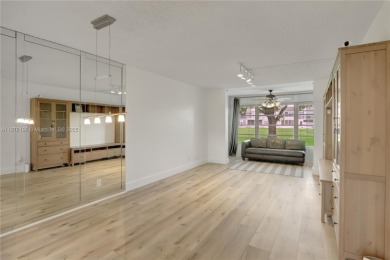 Beach Condo For Sale in Sunrise, Florida