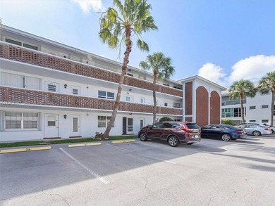 Beach Condo For Sale in Lighthouse Point, Florida