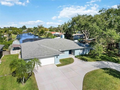 Beach Home For Sale in Sarasota, Florida