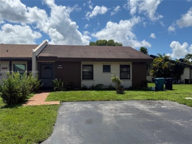 Beach Townhome/Townhouse For Sale in Miami, Florida