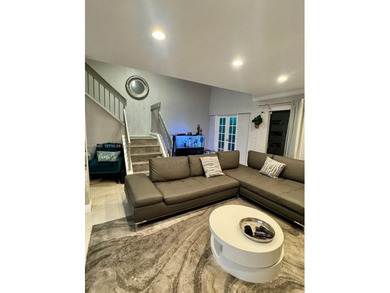 Beach Townhome/Townhouse For Sale in Sunrise, Florida