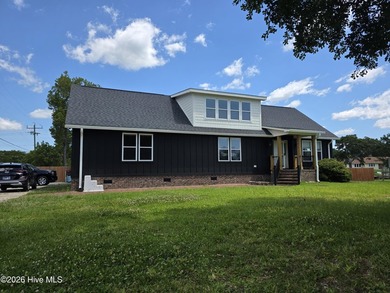Beach Home For Sale in Morehead City, North Carolina