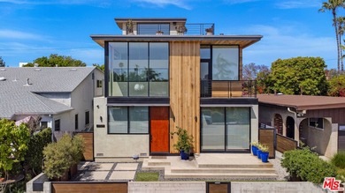 Beach Home For Sale in Venice, California
