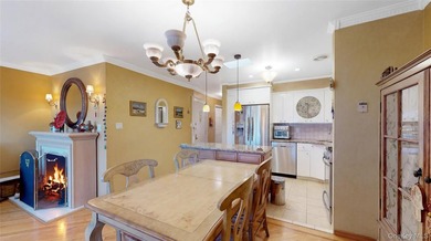 Beach Condo For Sale in Douglaston, New York