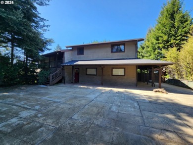 Beach Home For Sale in Port Orford, Oregon