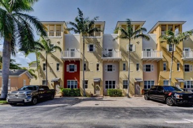 Beach Townhome/Townhouse For Sale in Lighthouse Point, Florida