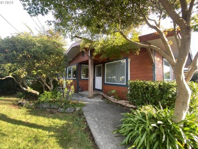 Beach Home For Sale in Brookings, Oregon