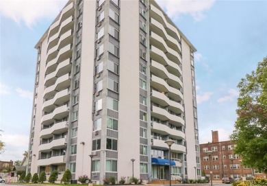 Beach Condo For Sale in Lakewood, Ohio