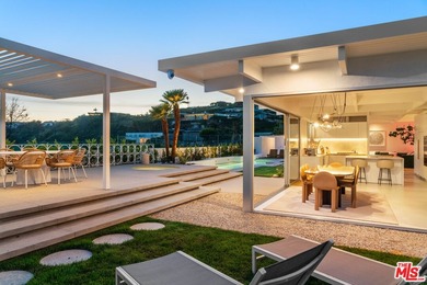 Beach Home For Sale in Pacific Palisades, California