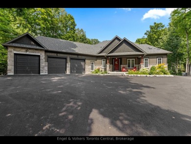 Beach Home For Sale in Tiny, 