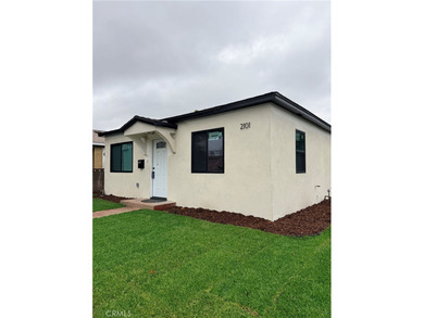 Beach Townhome/Townhouse For Sale in Long Beach, California