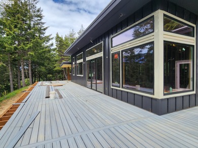 Beach Home For Sale in Portorford, Oregon