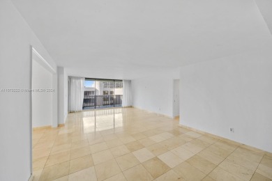 Beach Condo For Sale in Key Biscayne, Florida