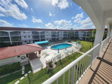 Beach Condo For Sale in Hallandale Beach, Florida