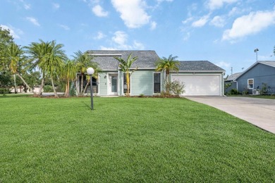 Beach Home For Sale in Sarasota, Florida