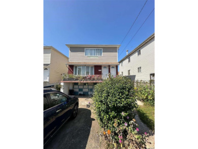 Beach Townhome/Townhouse Sale Pending in New York, New York