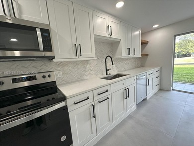 Beach Condo For Sale in Davie, Florida