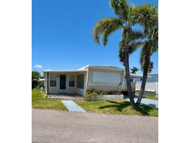 Beach Home For Sale in Fort Myers, Florida