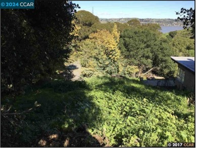 Beach Lot For Sale in Crockett, California