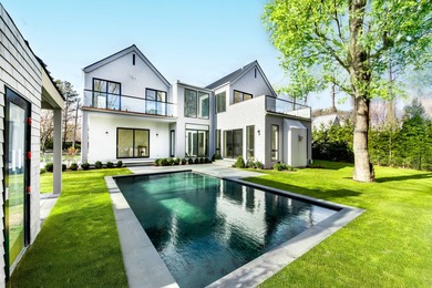 Beach Home For Sale in Sag Harbor, New York
