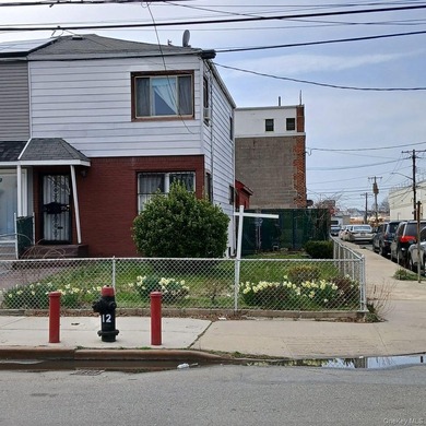 Beach Home For Sale in Jamaica, New York