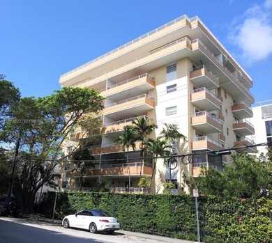 Beach Condo For Sale in Miami, Florida