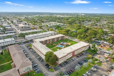 Beach Condo For Sale in Hollywood, Florida