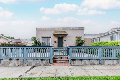 Beach Townhome/Townhouse Active Under Contract in San Pedro, California