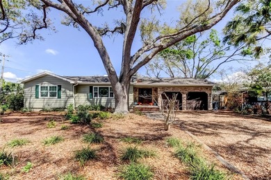 Beach Home Sale Pending in Dunedin, Florida