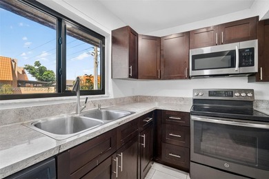 Beach Townhome/Townhouse For Sale in Pembroke Pines, Florida