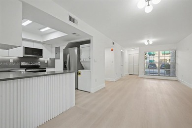 Beach Townhome/Townhouse For Sale in Cooper City, Florida