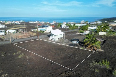 Beach Lot For Sale in Captain Cook, Hawaii